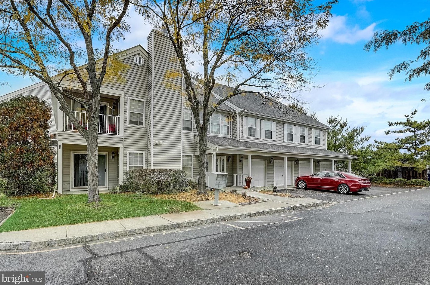 819 Roundtree, Lawrence Township, NJ 08648