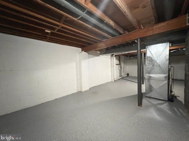 954 Jamestown Rd, East Windsor NJ 08520-5645 exterior