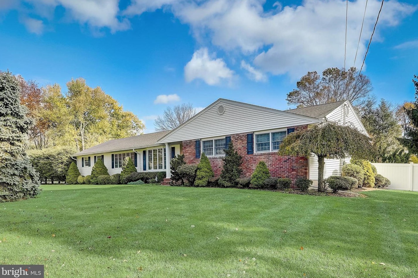 19 Metekunk Dr, Trenton, NJ 08638-1313