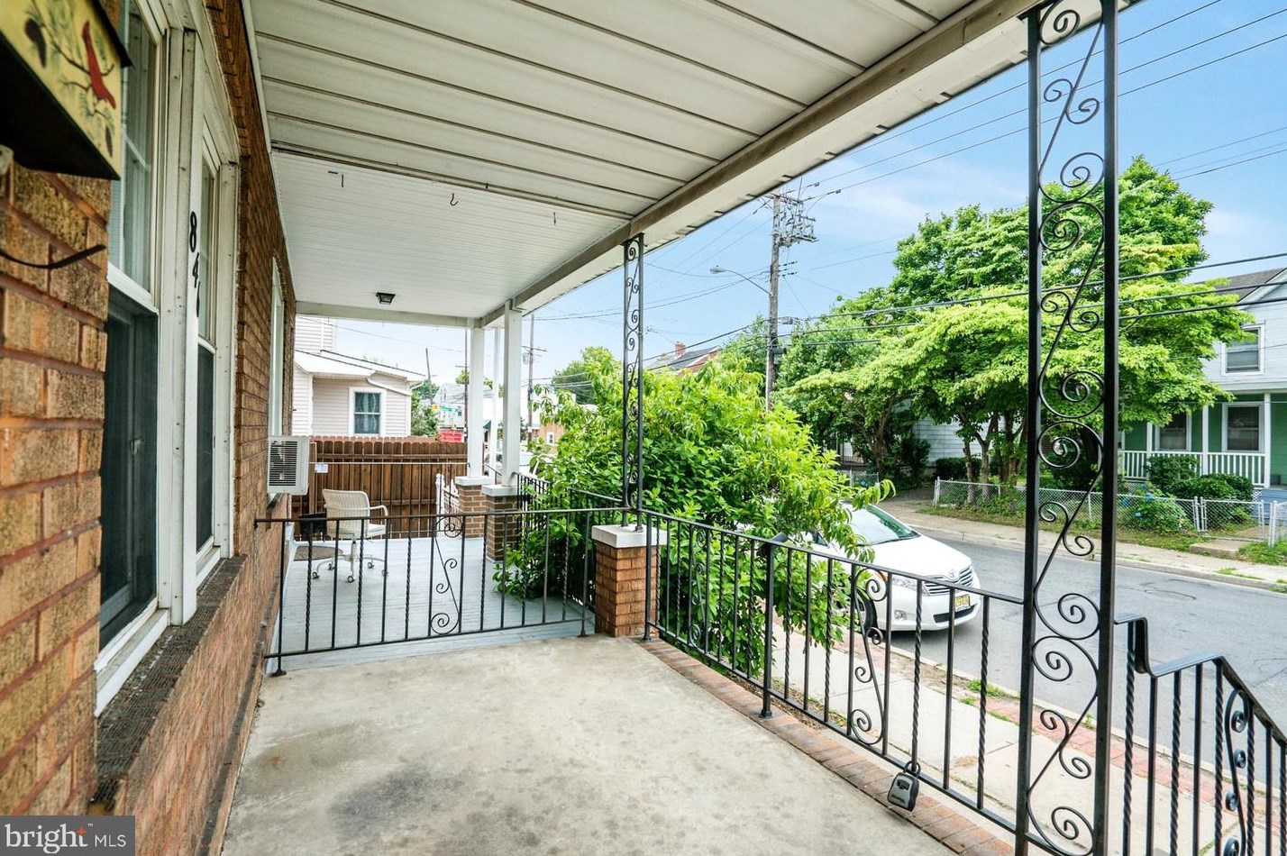 846 Spruce St, Trenton, NJ 08648-4530
