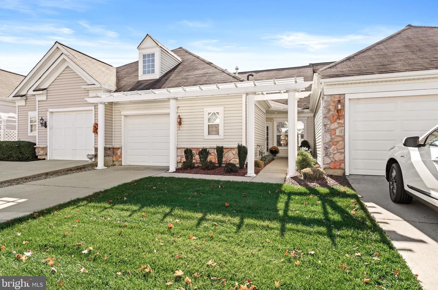 76 Sparrow Dr, Trenton, NJ 08690-2462