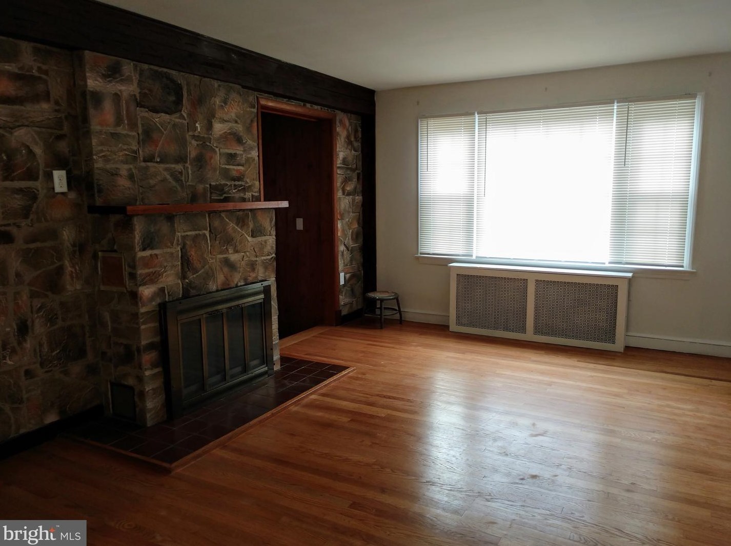 28 Dawes Ave, Trenton NJ  08638-4626 exterior