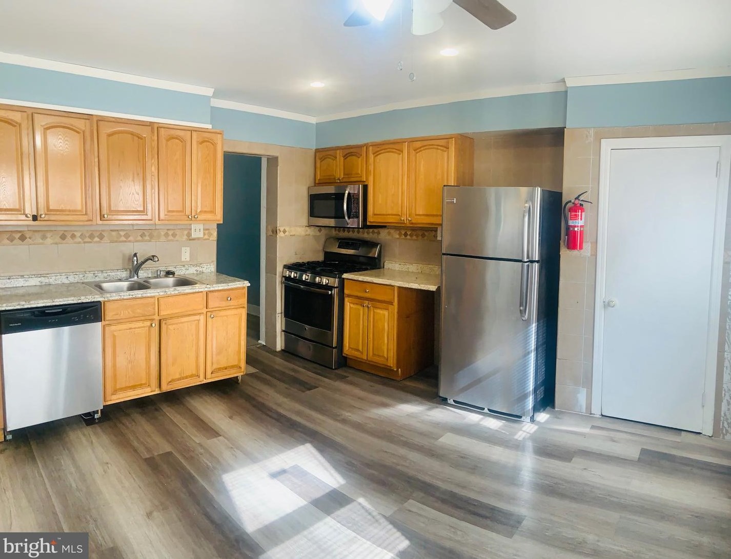 355 Cummings Ave, Trenton NJ  08611-1141 exterior