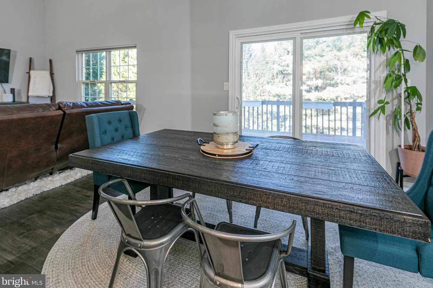 2 Heritage Ct, Trenton NJ 08628-3603 exterior