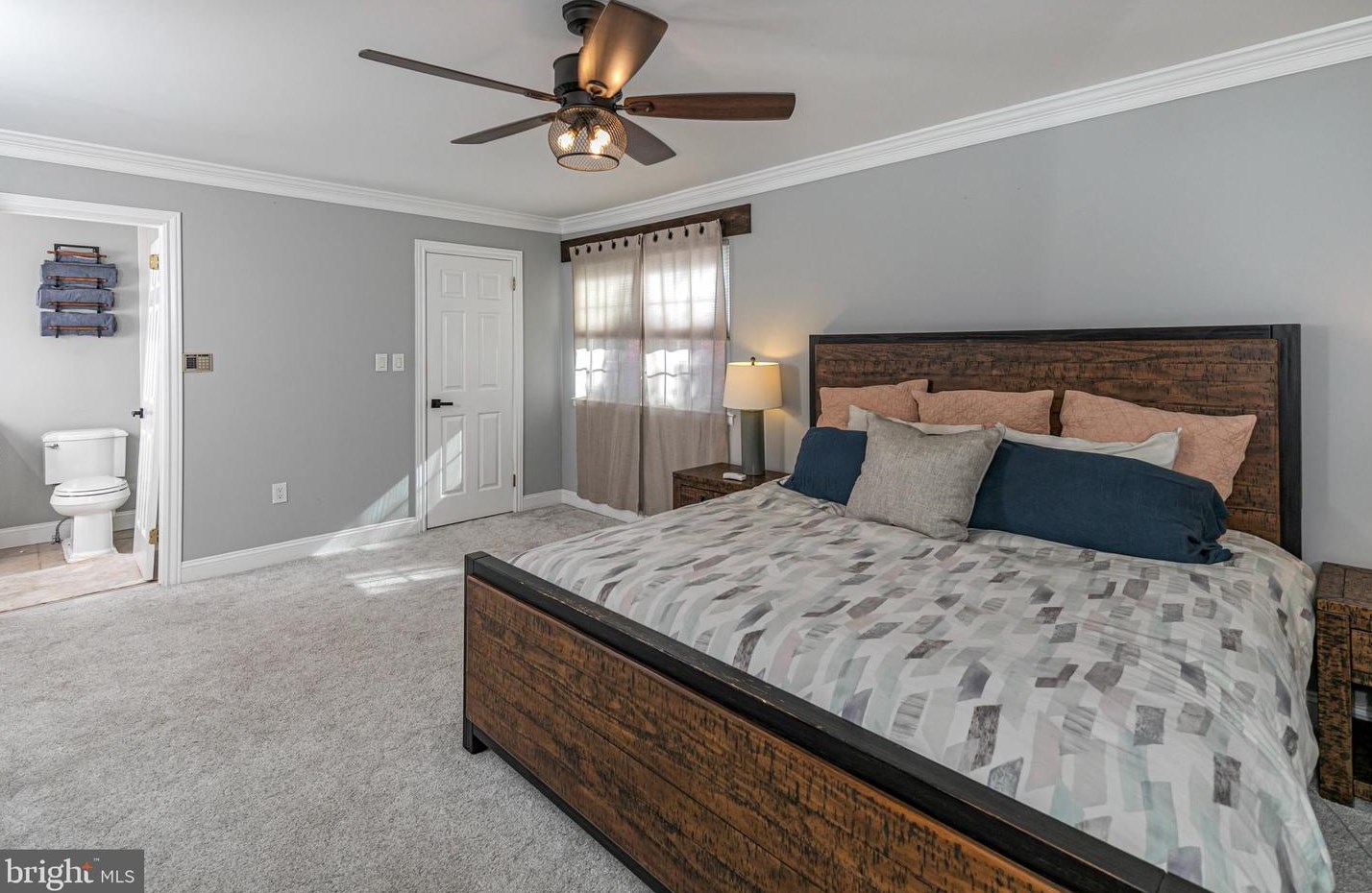 2 Heritage Ct, Trenton NJ 08628-3603 exterior