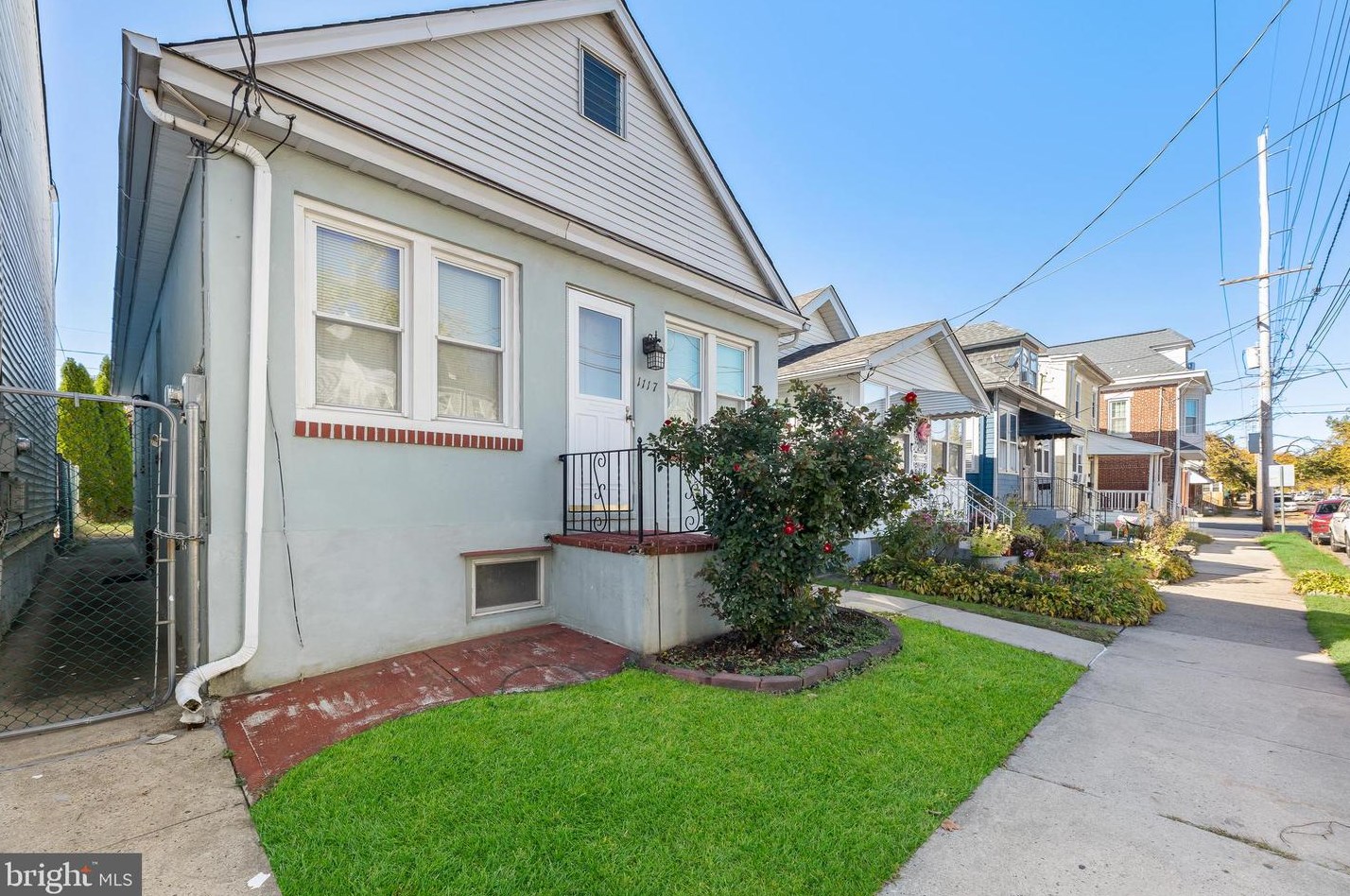 1117 Genesee St, Trenton, NJ 08610-6225