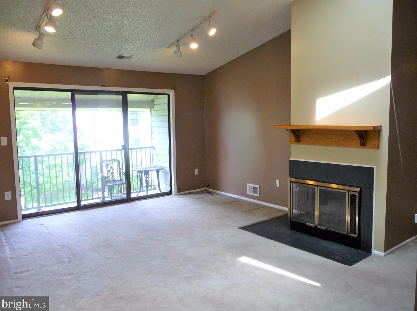 24 Rickard Ct, Trenton, NJ 08648