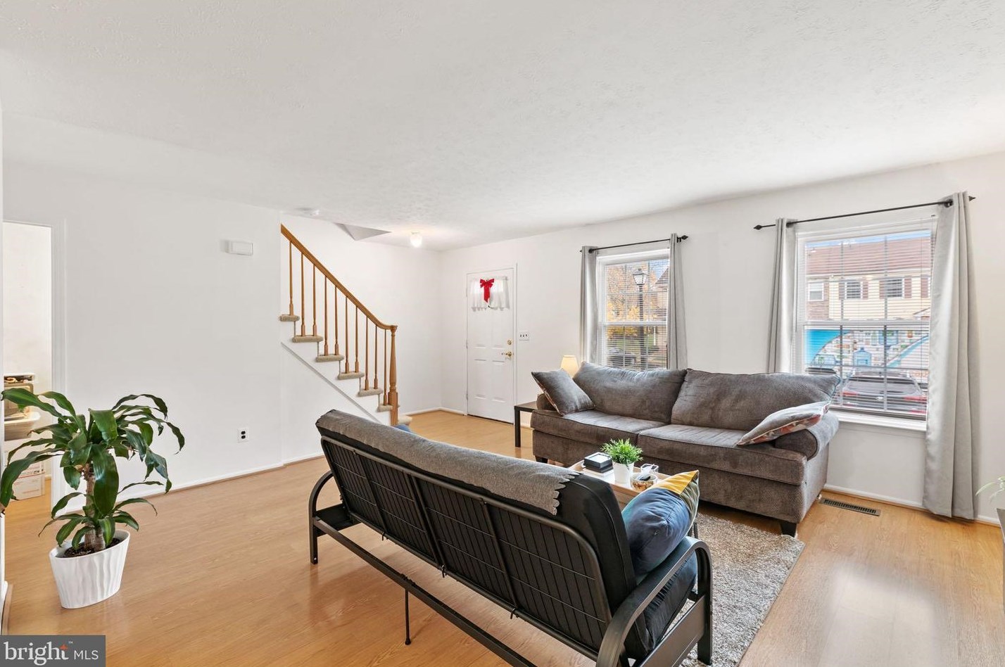 32 Pinedale Ct, Trenton NJ  08690-3316 exterior