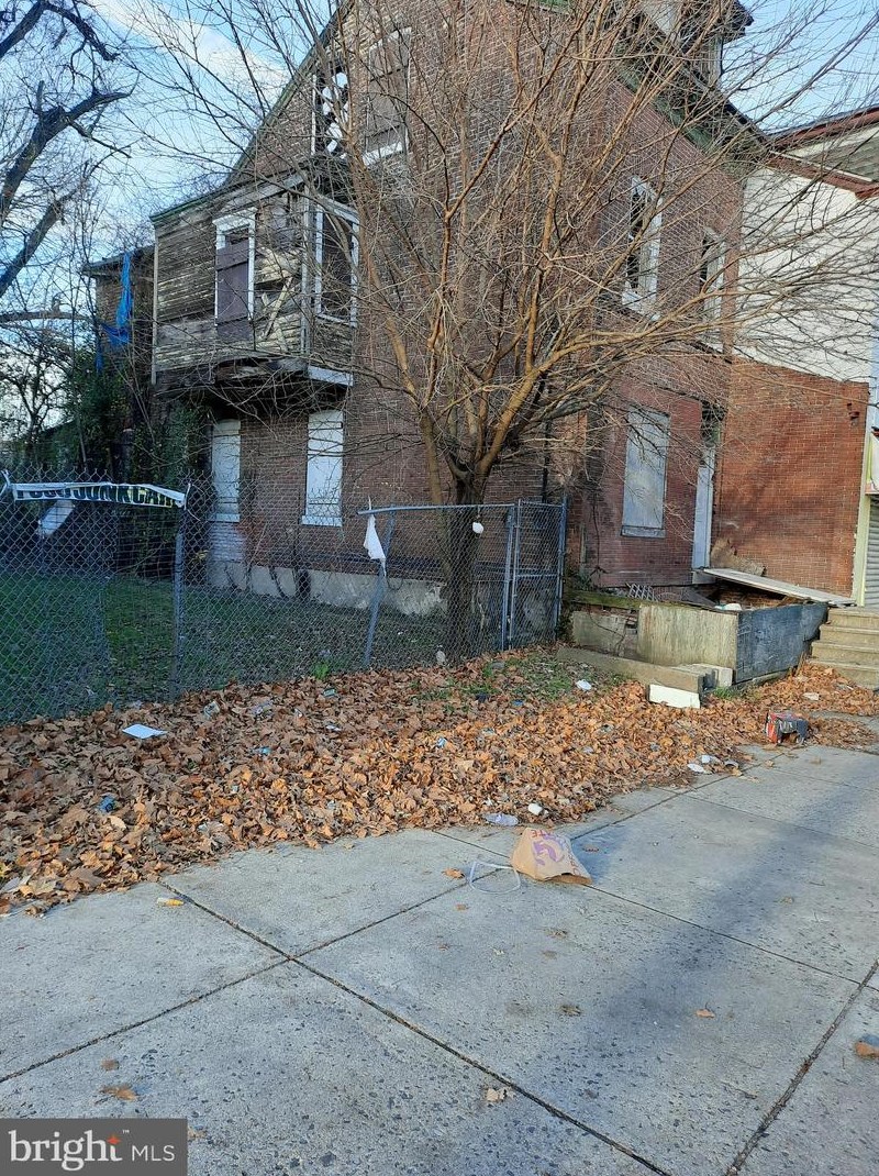391 Brunswick Ave, Trenton NJ  08618-5906 exterior