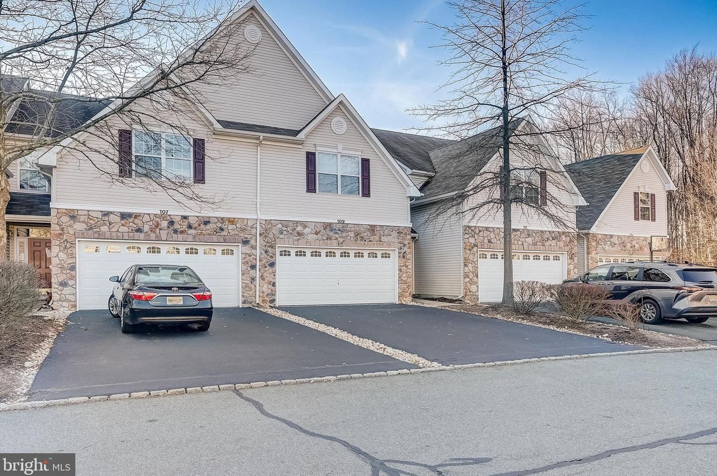 109 Newman Ct, Pennington, NJ 08534