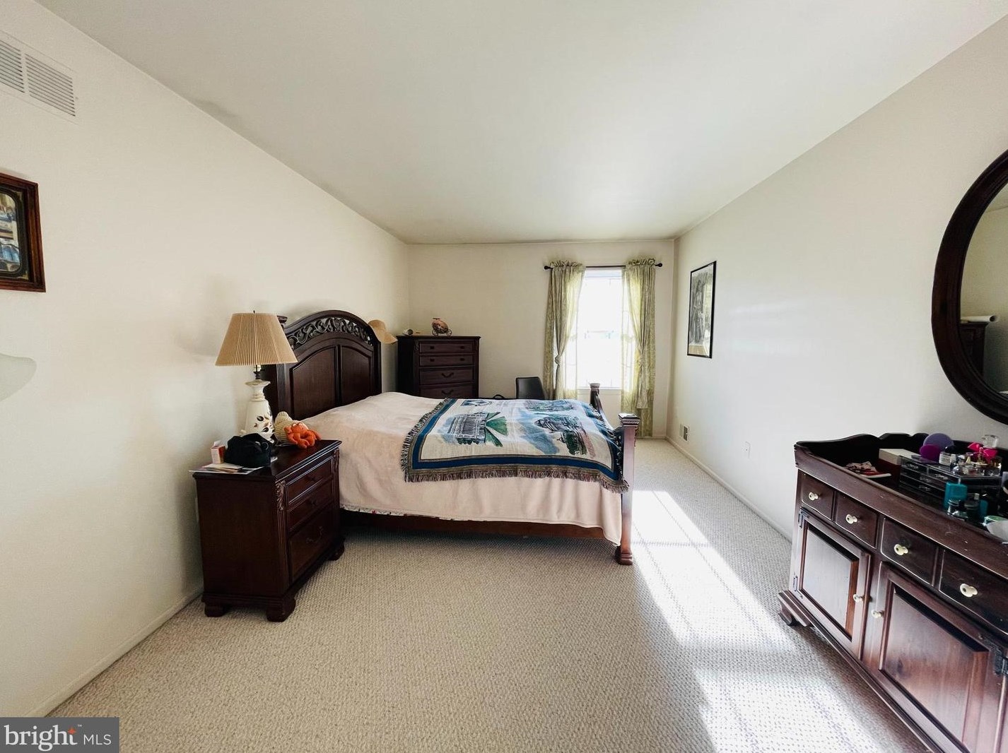 36 Danielle Ct, Trenton NJ 08648-1452 exterior