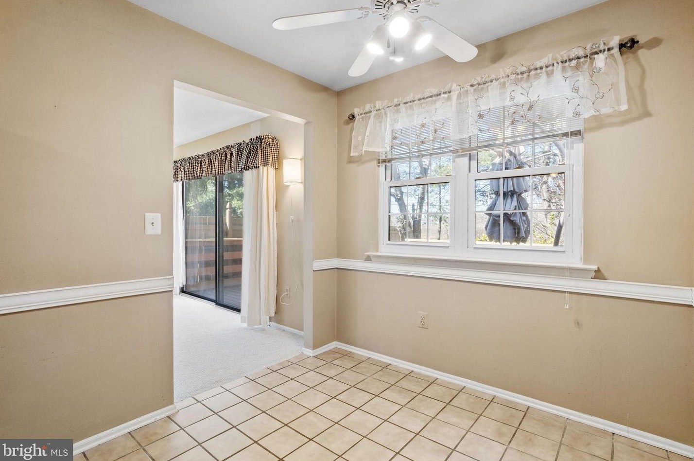 36 Danielle Ct, Trenton NJ 08648-1452 exterior