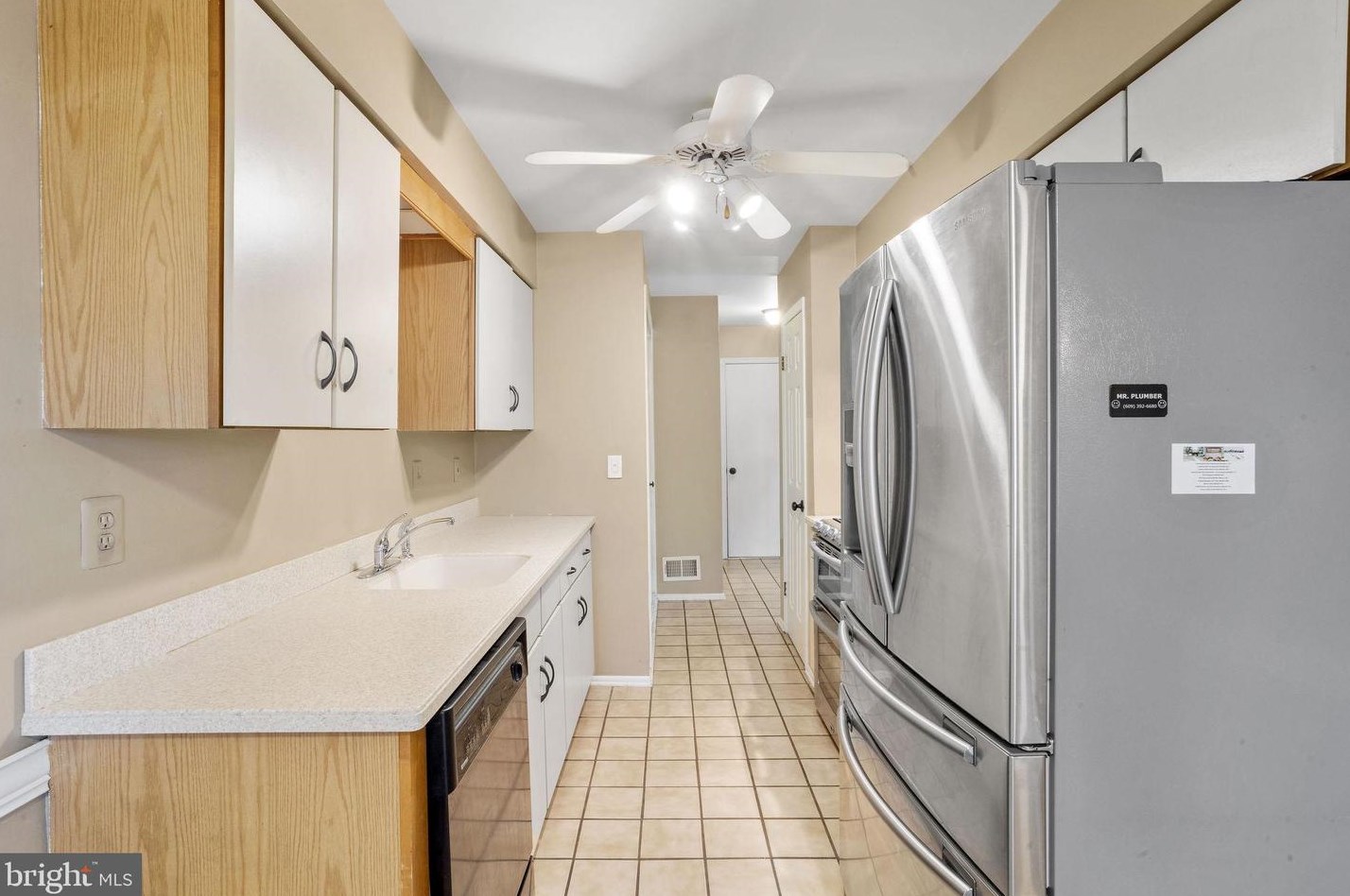 36 Danielle Ct, Trenton NJ 08648-1452 exterior