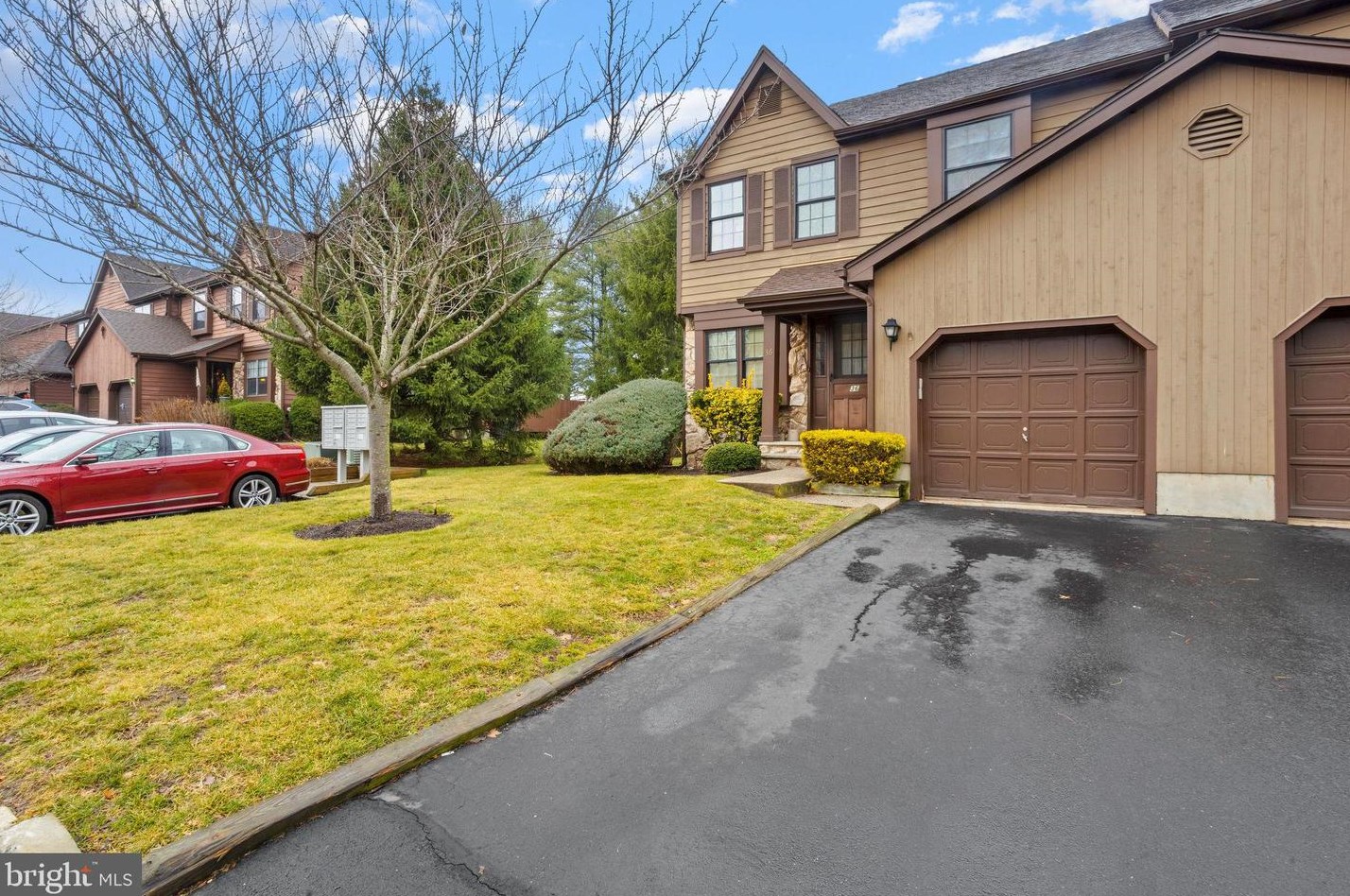 36 Danielle Ct, Lawrence Township, NJ 08648