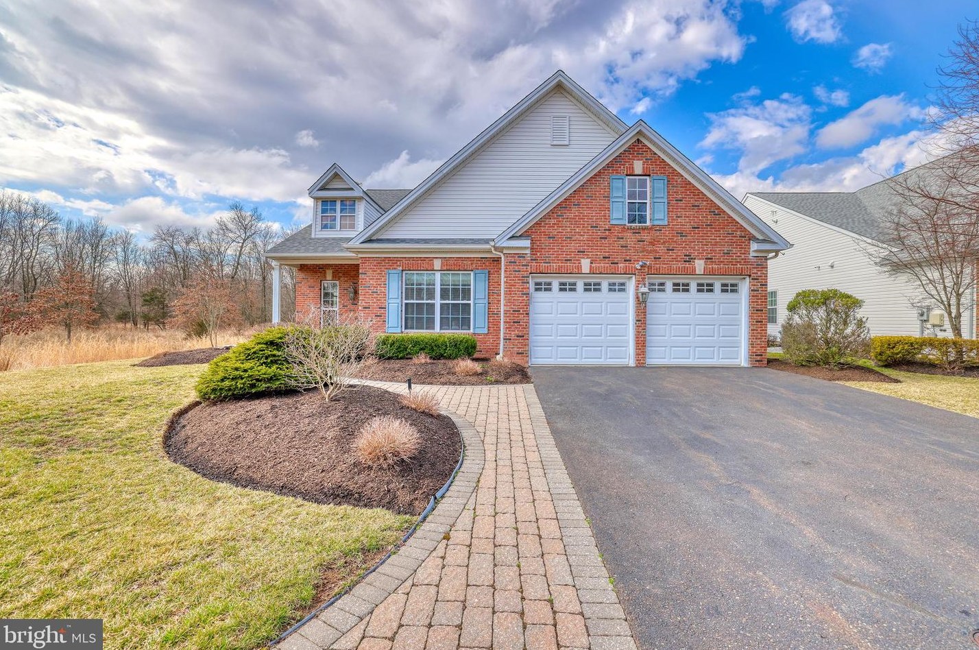 15 Buckingham Dr, Pennington, NJ 08534-5186