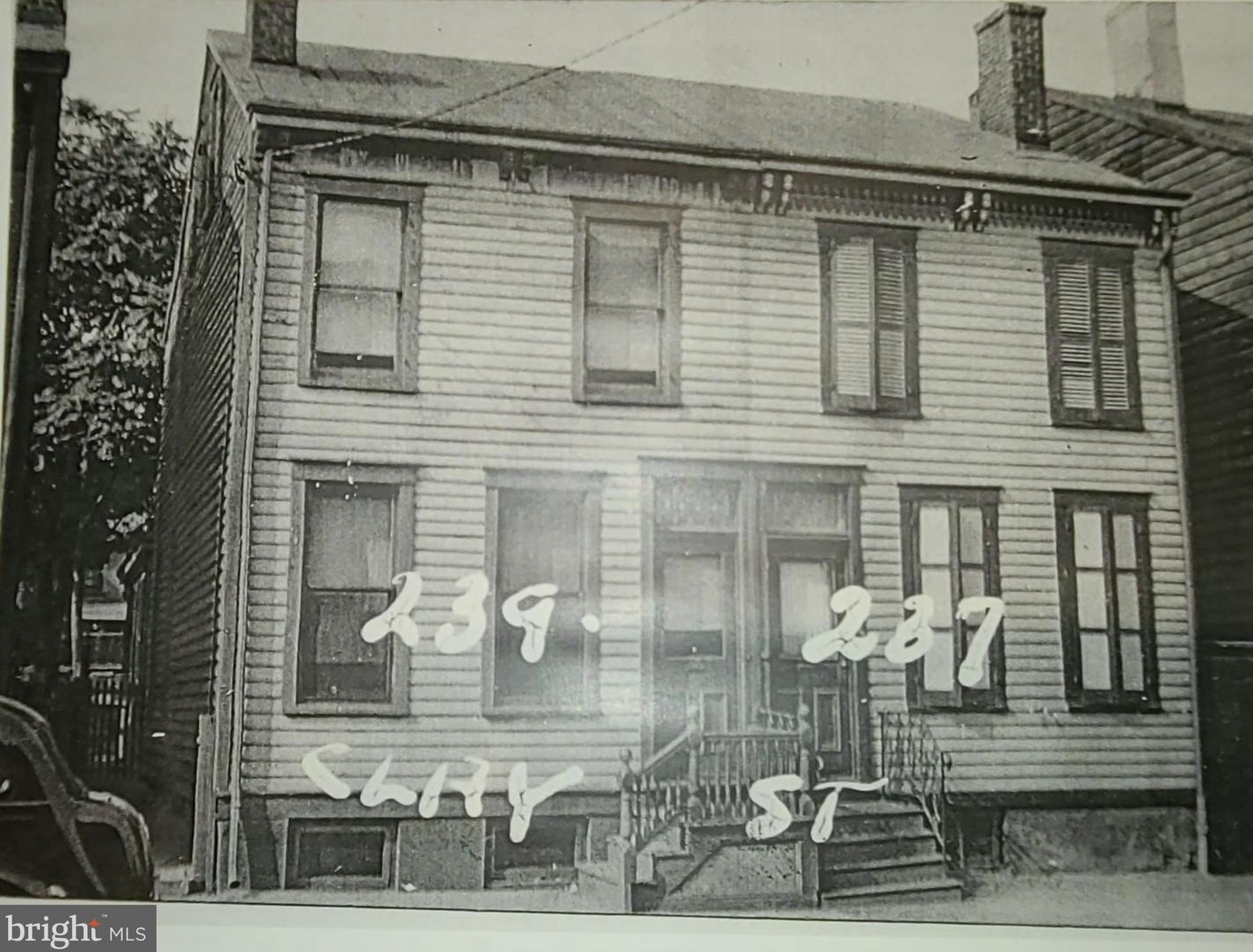 239 Clay St, Trenton, NJ 08611-1716