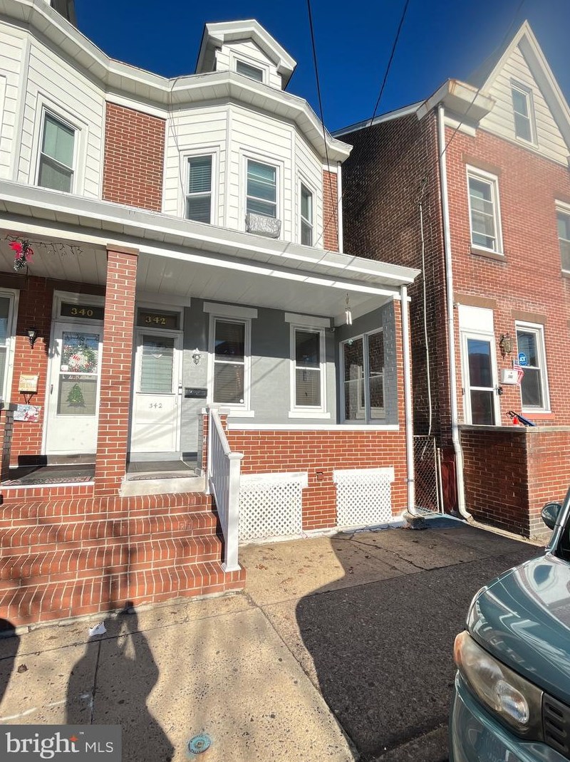 342 Adeline St, Trenton, NJ 08611-2512