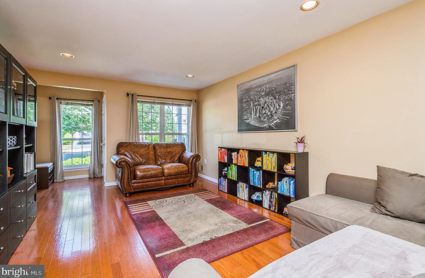 404 Pebble Creek Ct, Pennington NJ  08534-1945 exterior