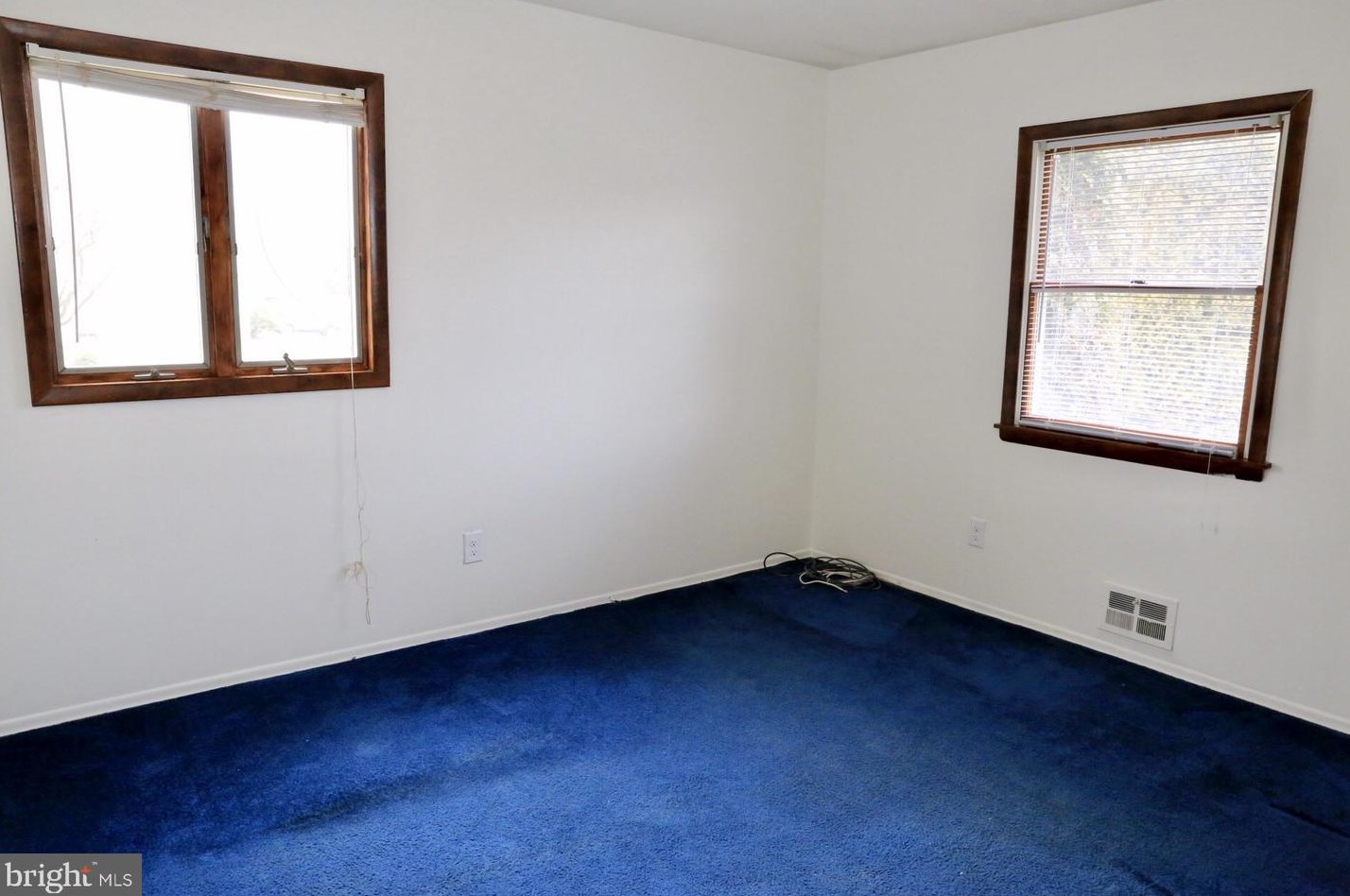 20 Apollo Dr, Trenton NJ  08620-1004 exterior