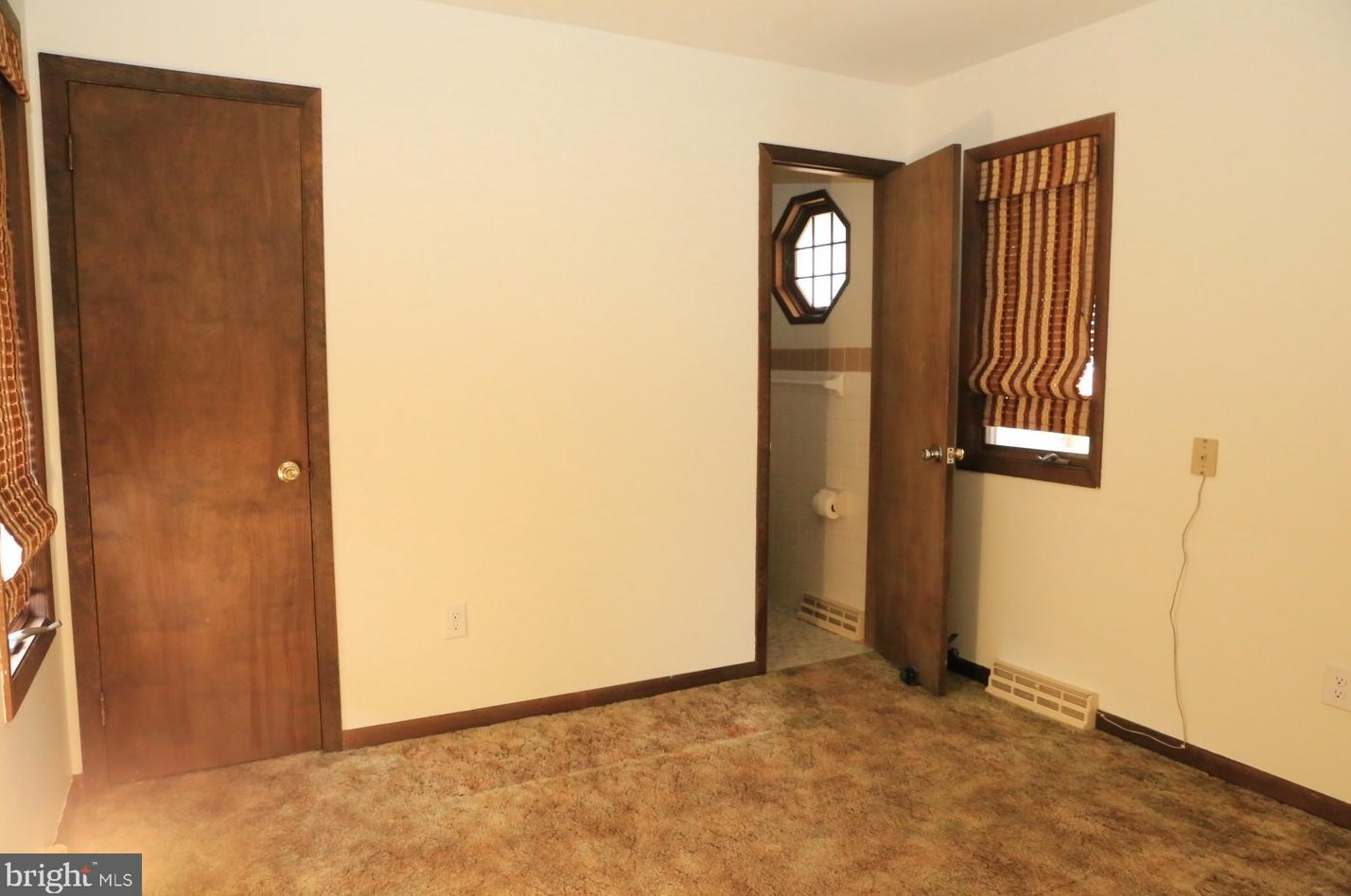 20 Apollo Dr, Trenton NJ  08620-1004 exterior