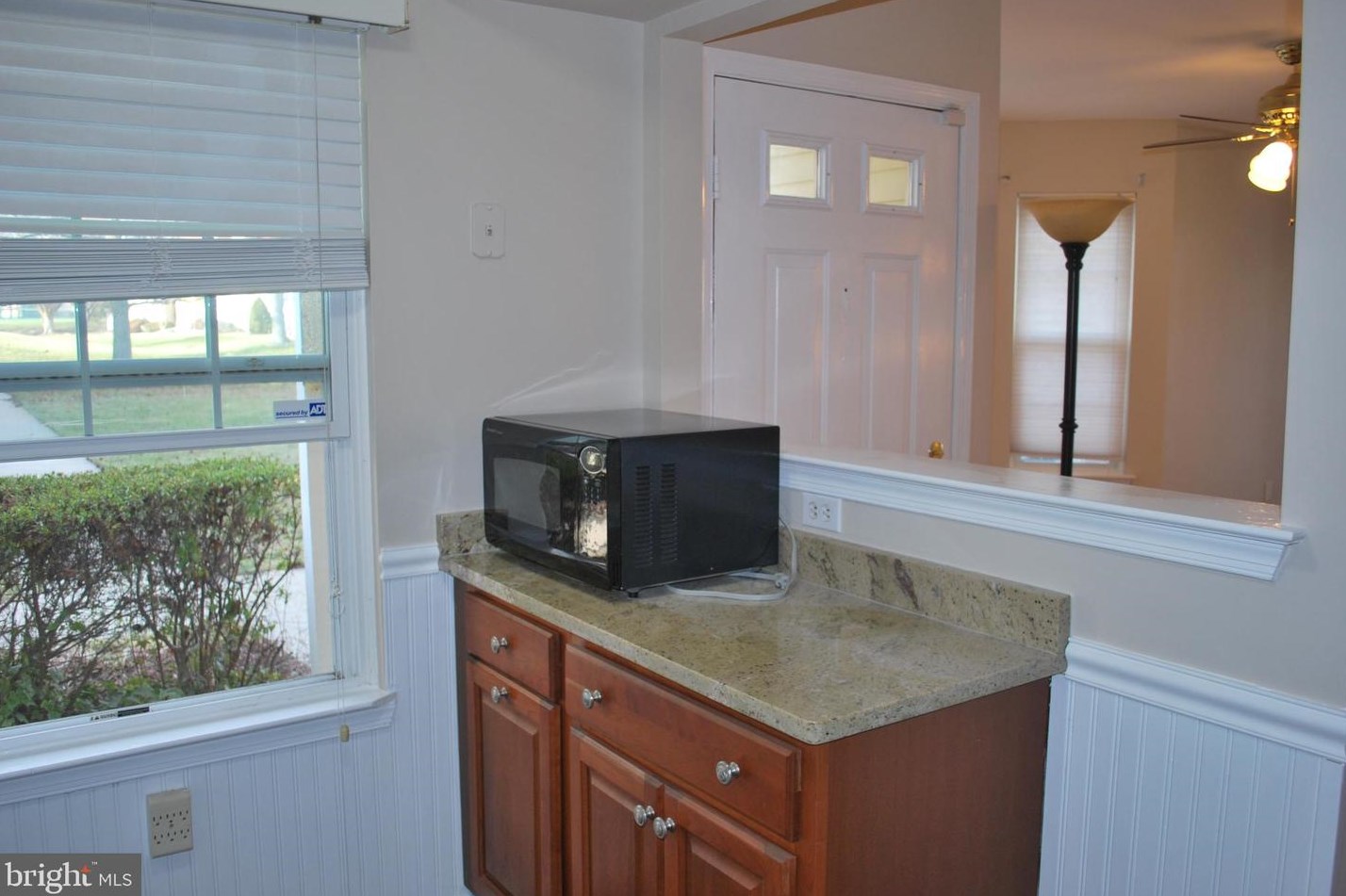 29 Dennis Ct, East Windsor, NJ 08520