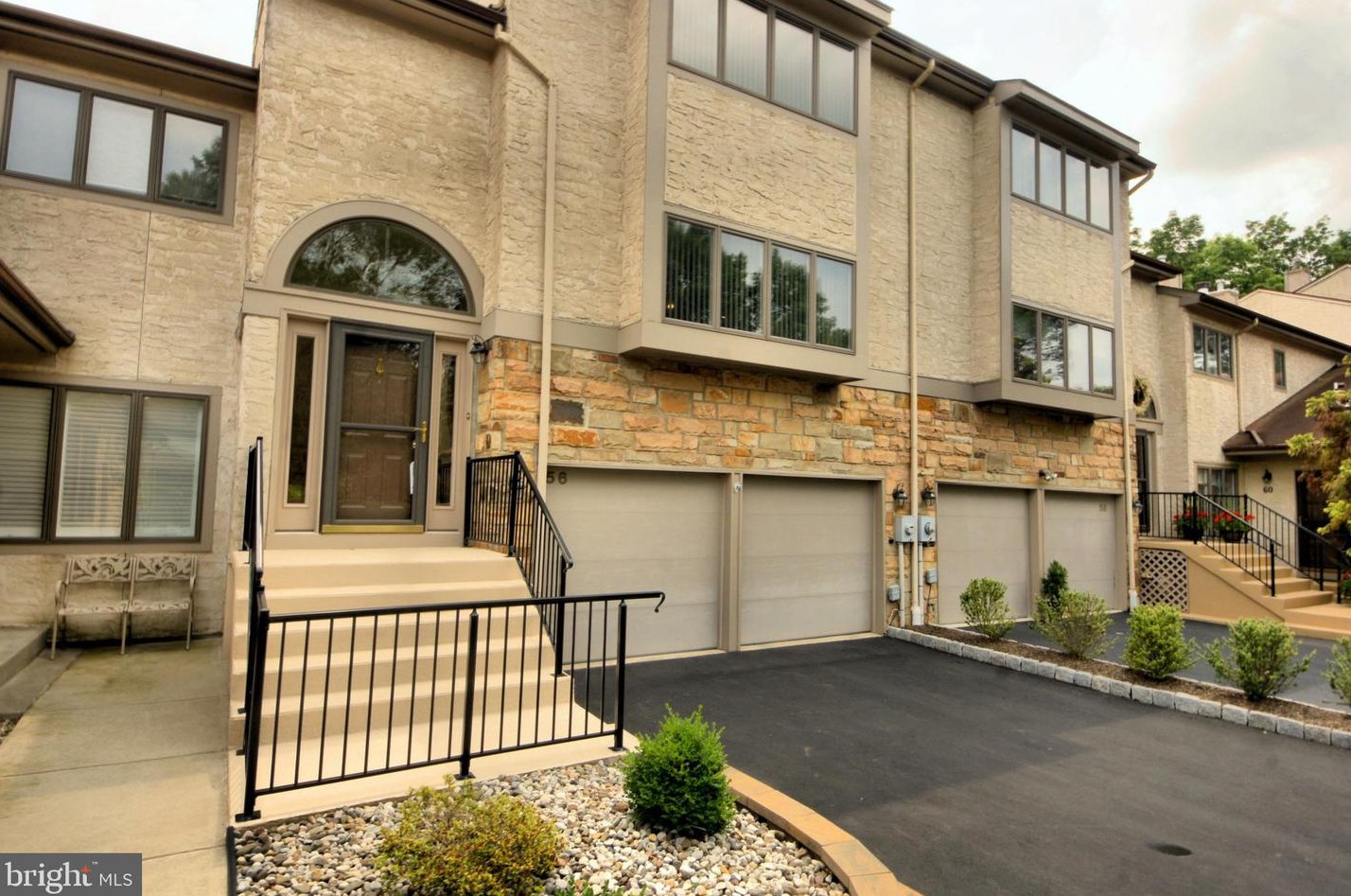 56 Woodmont Dr, Trenton, NJ 08648