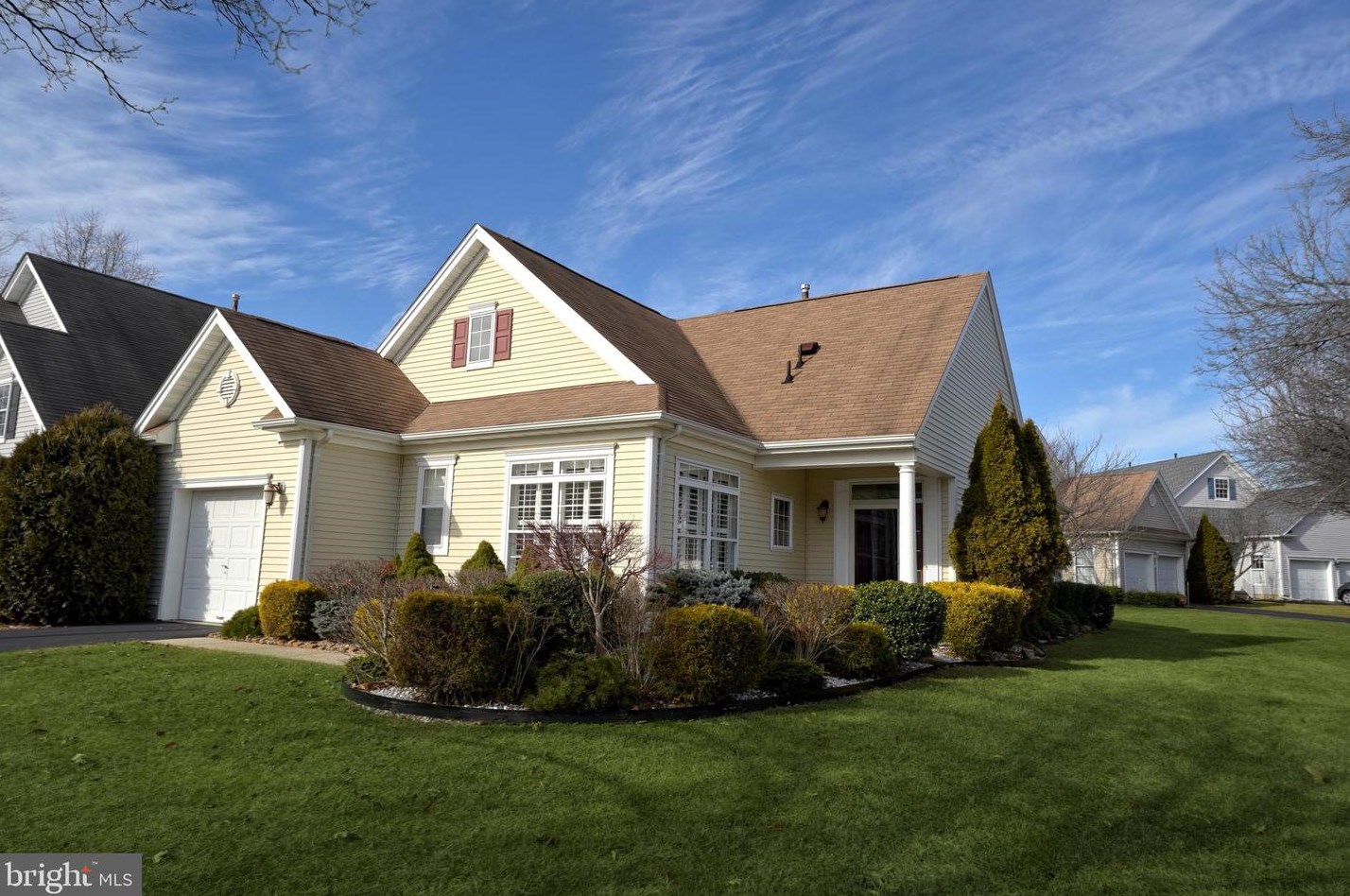 5 Maidenflower Ln, W Windsor Township, NJ 08550