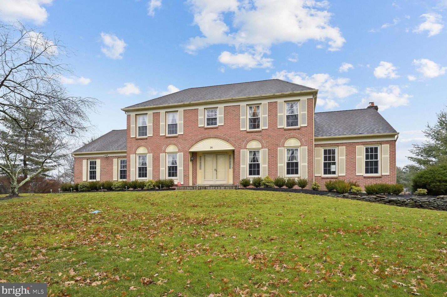 24 Zeloof Dr, W Windsor Township, NJ 08550