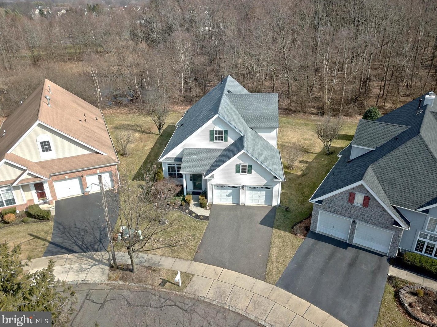6 Windflower Ln, W Windsor Township, NJ 08550