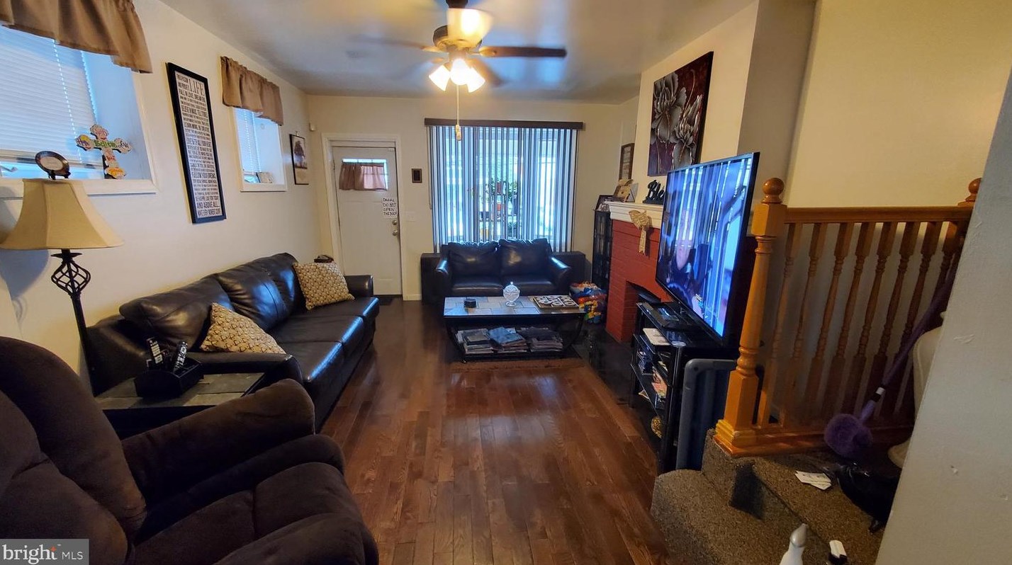348 Hillcrest Ave, Trenton, NJ 08618-2510