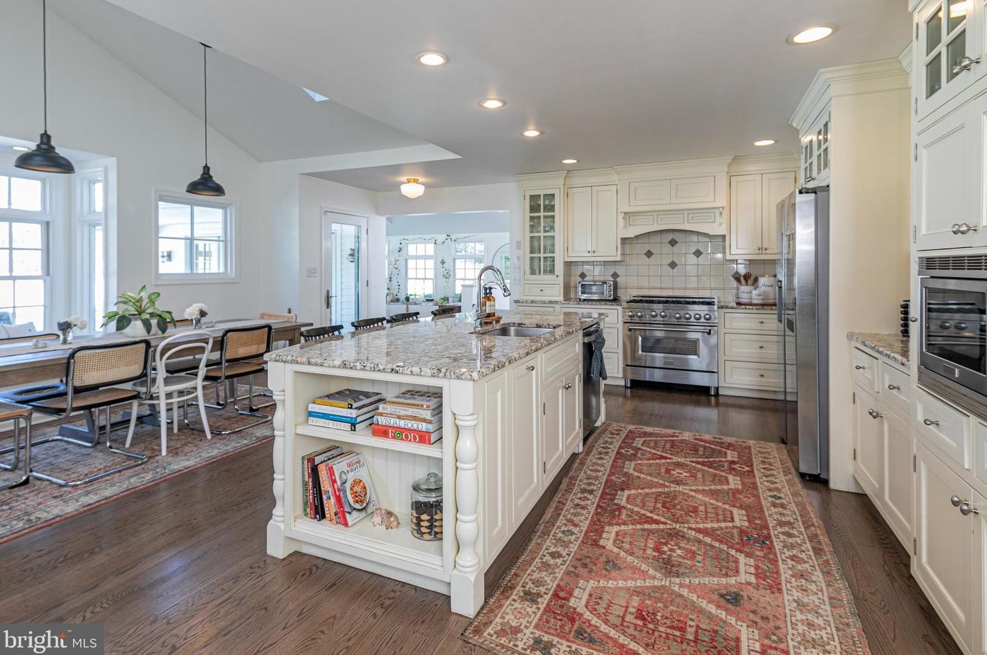 10 Arvida Dr, Pennington NJ  08534-2105 exterior