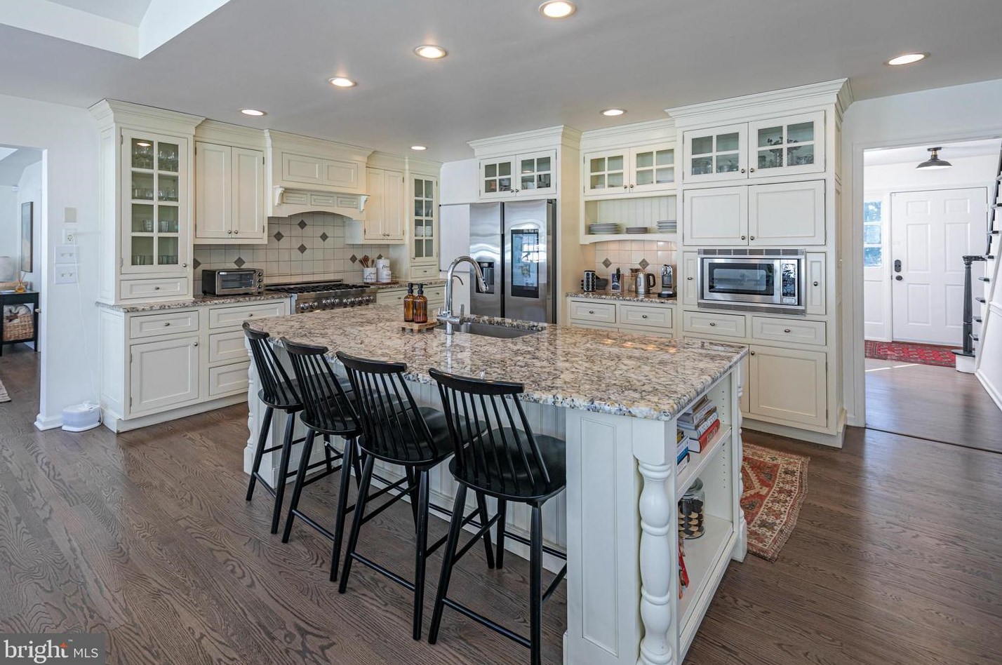 10 Arvida Dr, Pennington NJ  08534-2105 exterior