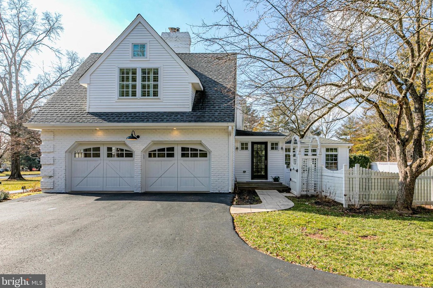 10 Arvida Dr, Pennington NJ  08534-2105 exterior