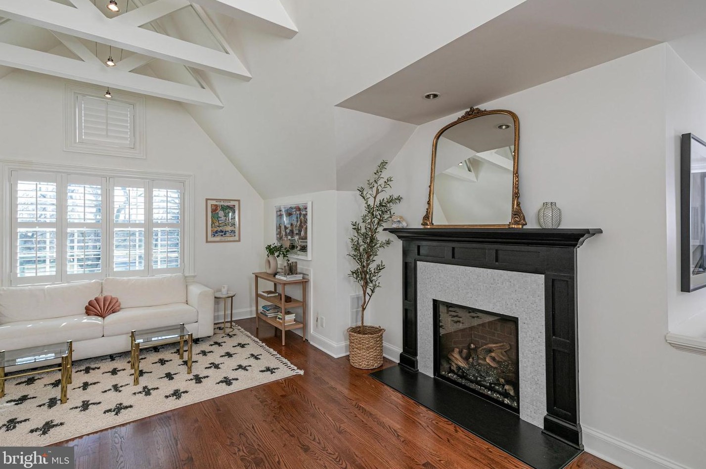 10 Arvida Dr, Pennington NJ  08534-2105 exterior