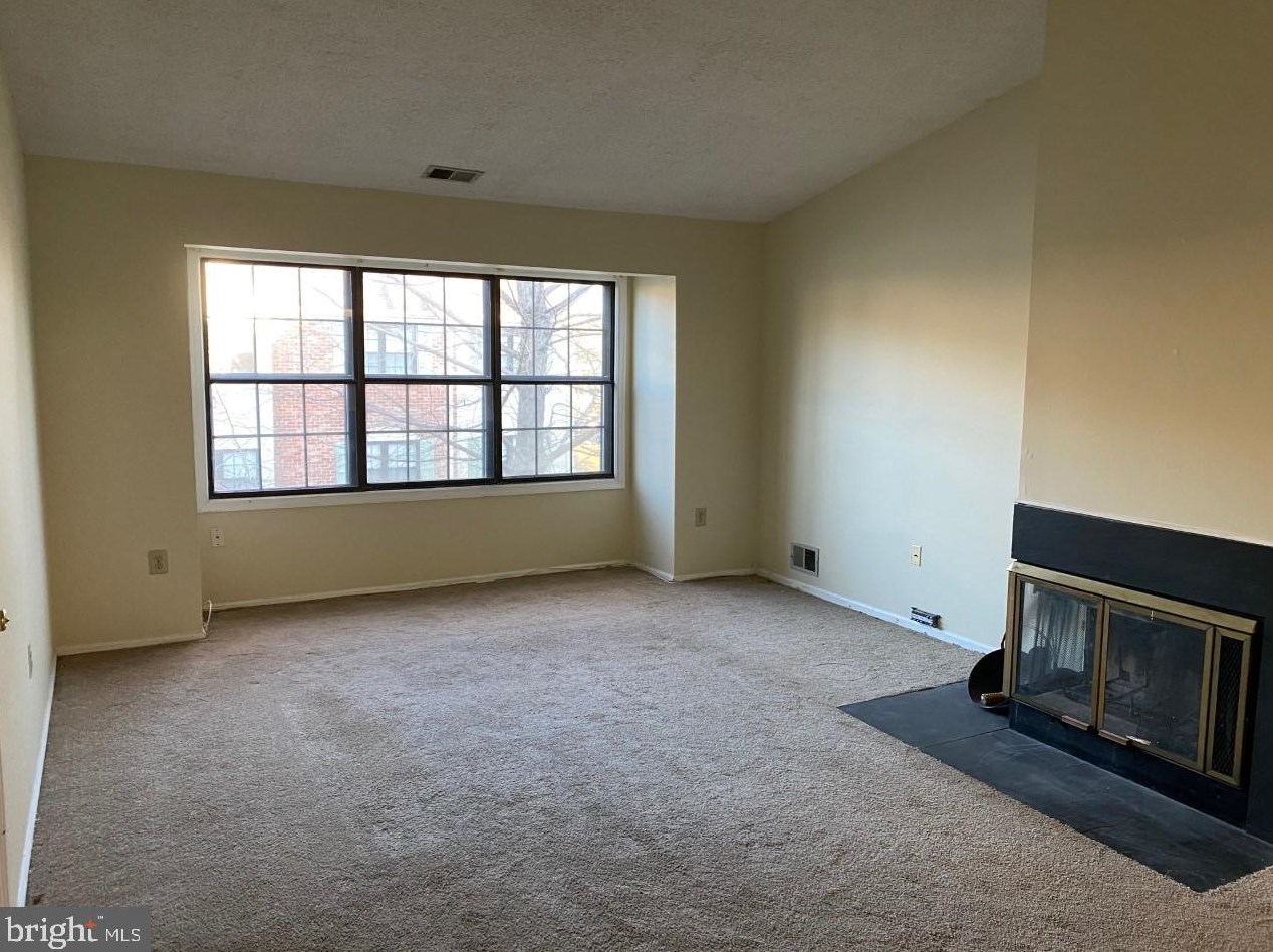 72 Joyner Ct, Trenton, NJ 08648