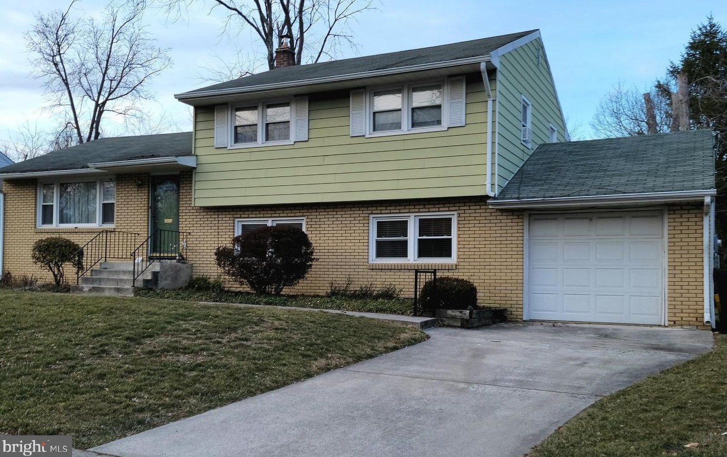 18 Lumar Rd, Trenton, NJ 08648-3128
