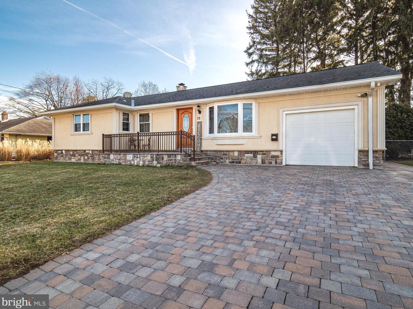 13 Tartan Ct, Lawrence Township, NJ 08648