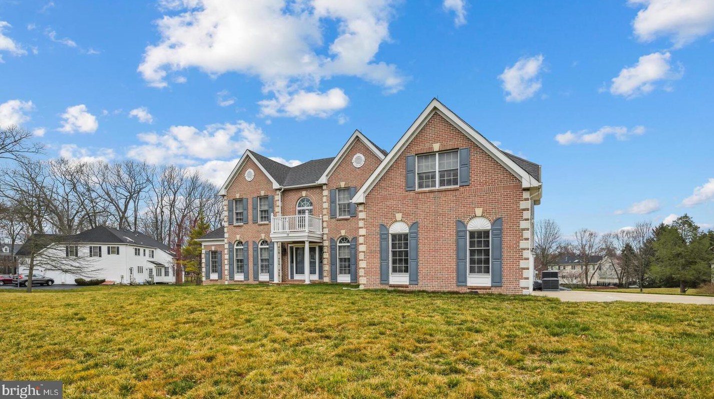 29 Newport Dr, W Windsor Township, NJ 08550