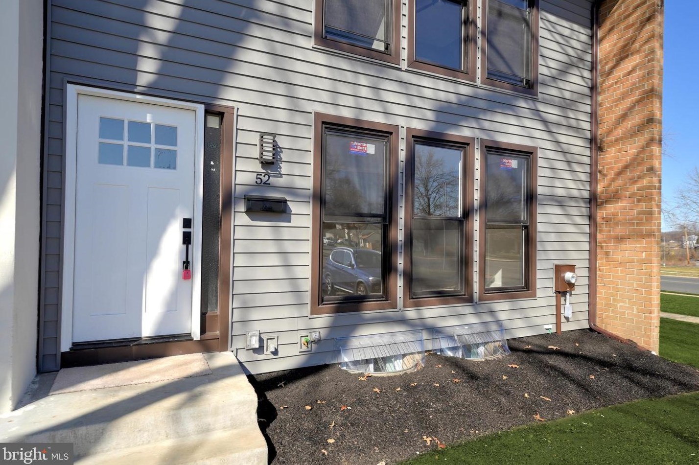52 Twin Rivers Dr N, East Windsor, NJ 08520