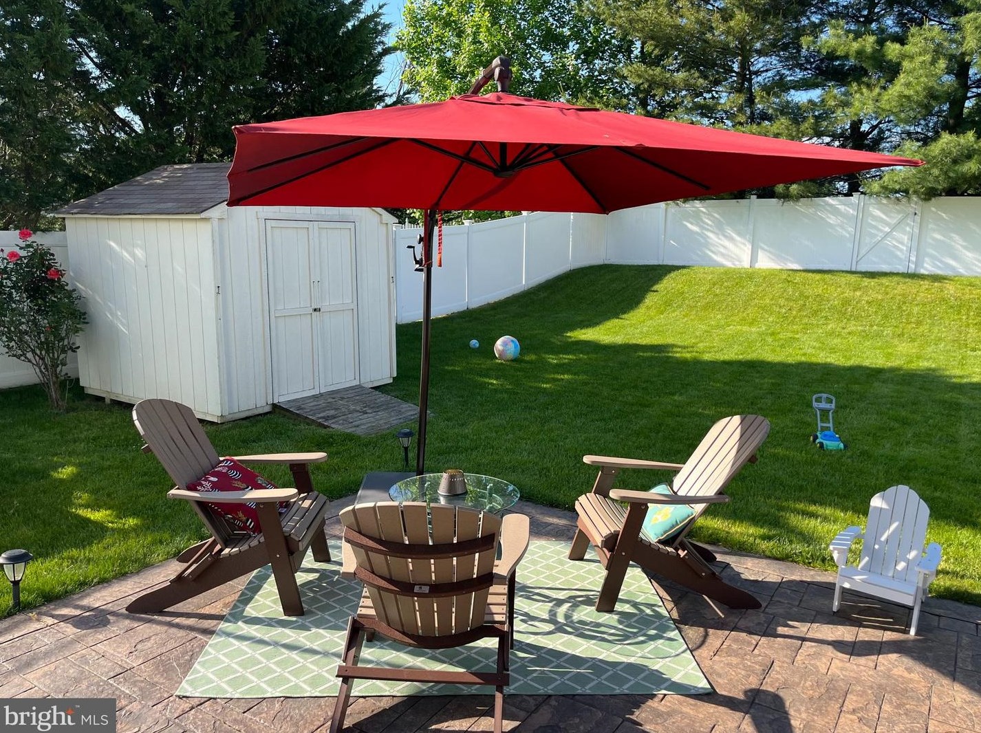 14 Bristol Way, East Windsor NJ  08520-2949 exterior