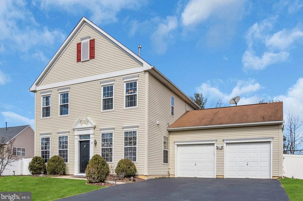 14 Bristol Way, East Windsor NJ  08520-2949 exterior