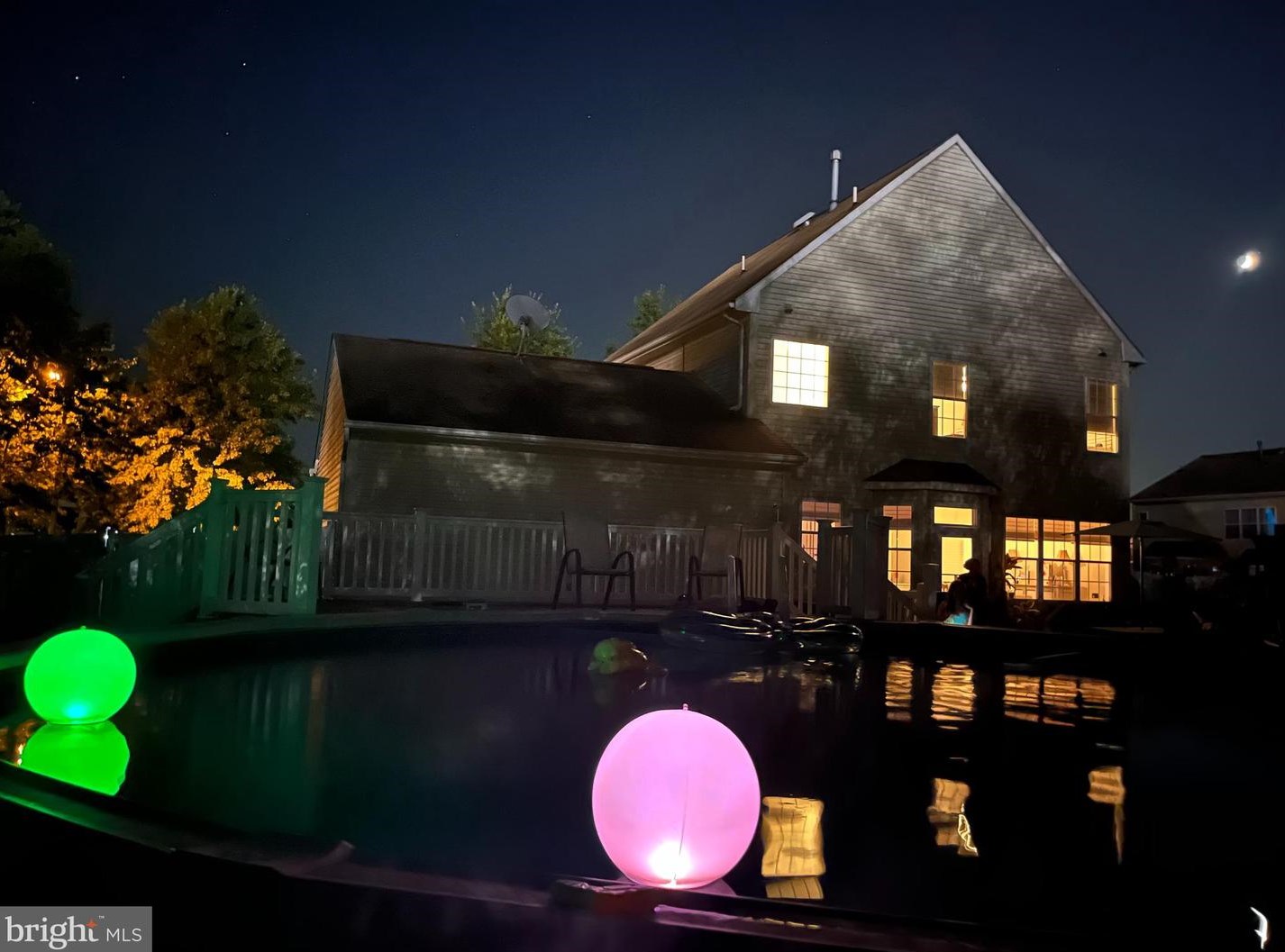 14 Bristol Way, East Windsor NJ  08520-2949 exterior