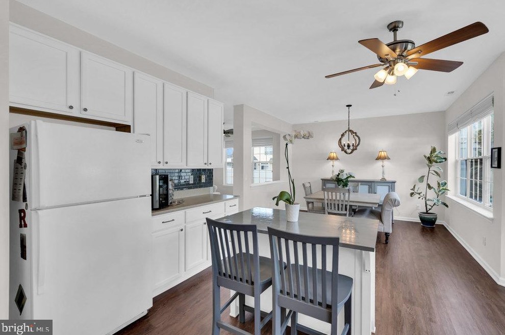 14 Bristol Way, East Windsor NJ  08520-2949 exterior
