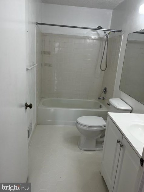 38 Joyner Ct, Trenton, NJ 08648