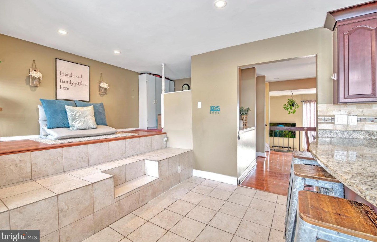 107 Hooverton Pl, East Windsor NJ  08520-5712 exterior