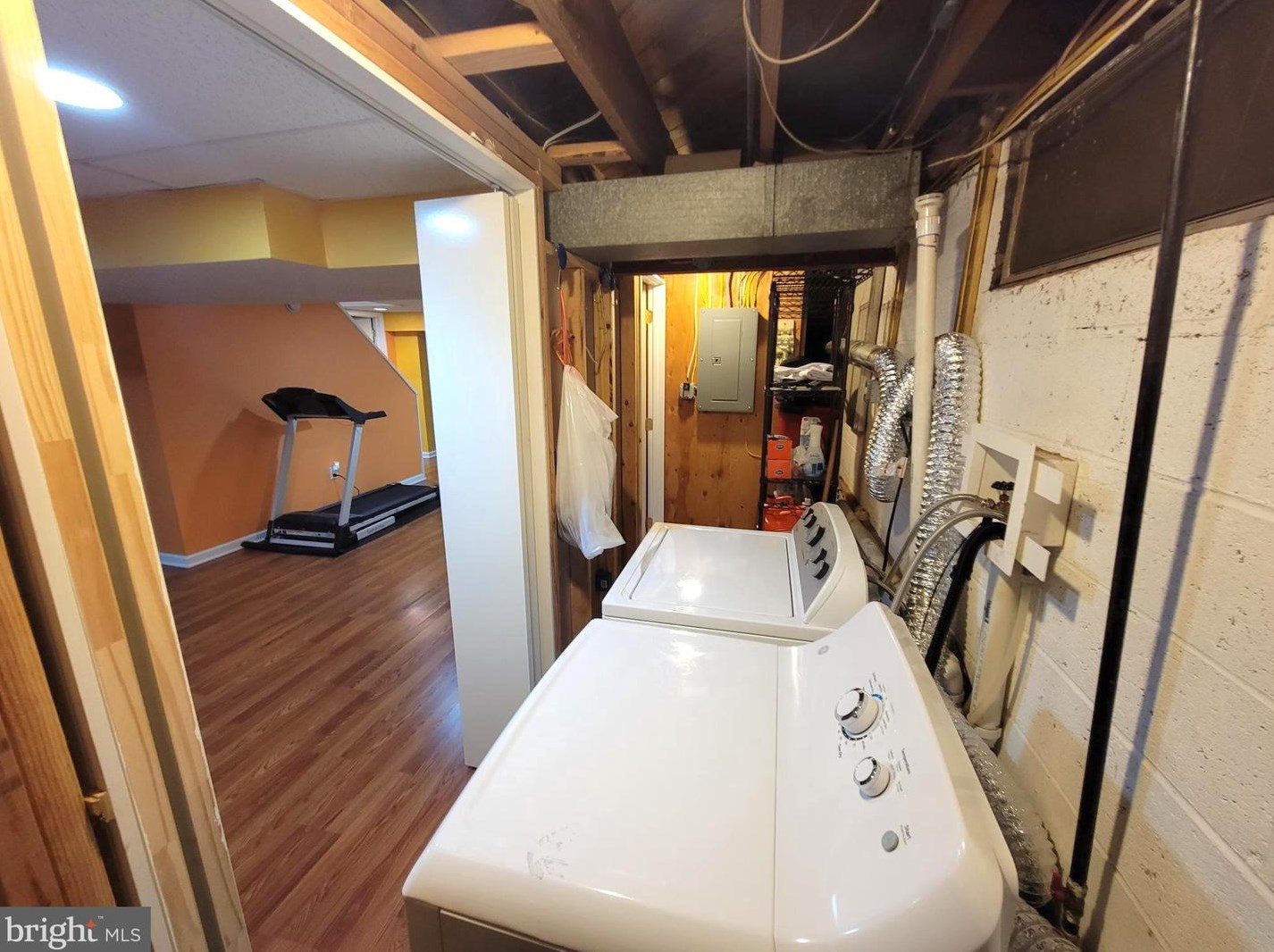 228 Bentley Ave, Trenton NJ  08619-3724 exterior