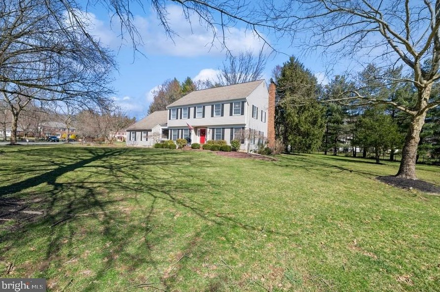 2 Foxboro Ct, W Windsor Township, NJ 08550