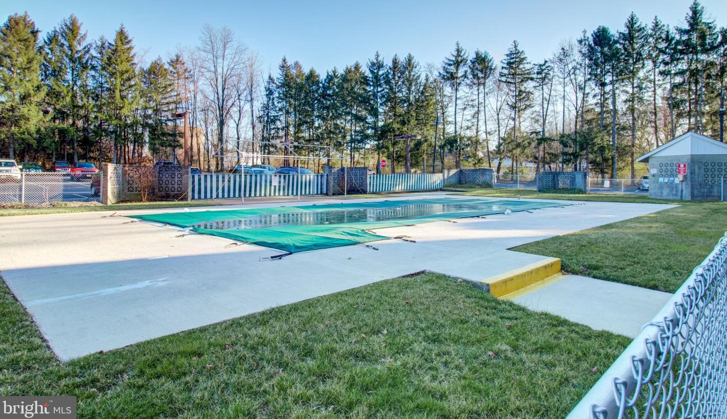 860 Lower Ferry Rd ##2-d, Trenton, NJ 08628