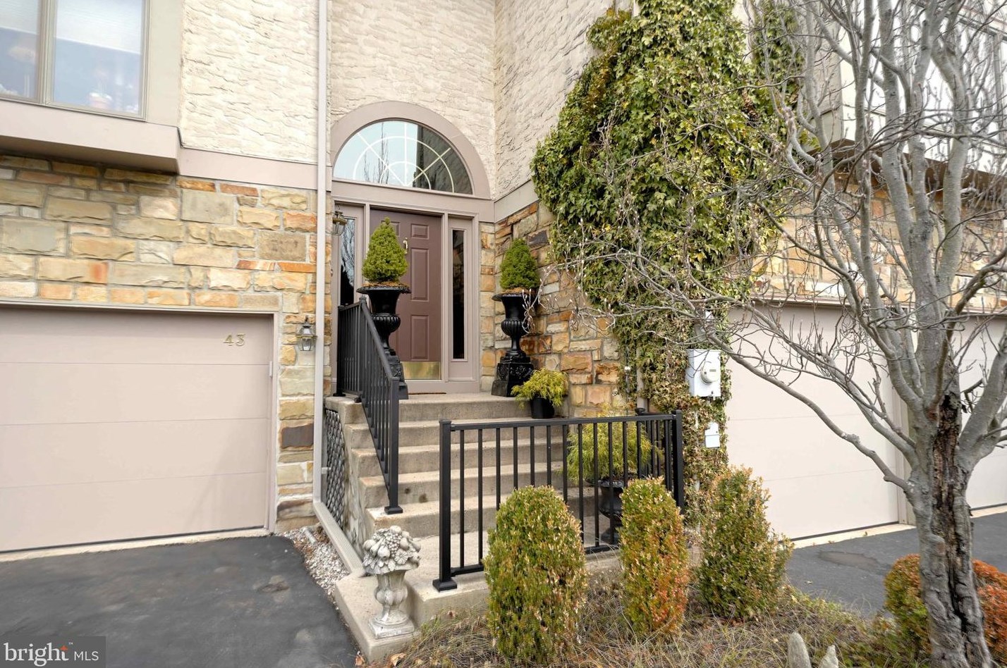43 Woodmont Dr #43, Lawrence Township, NJ 08648
