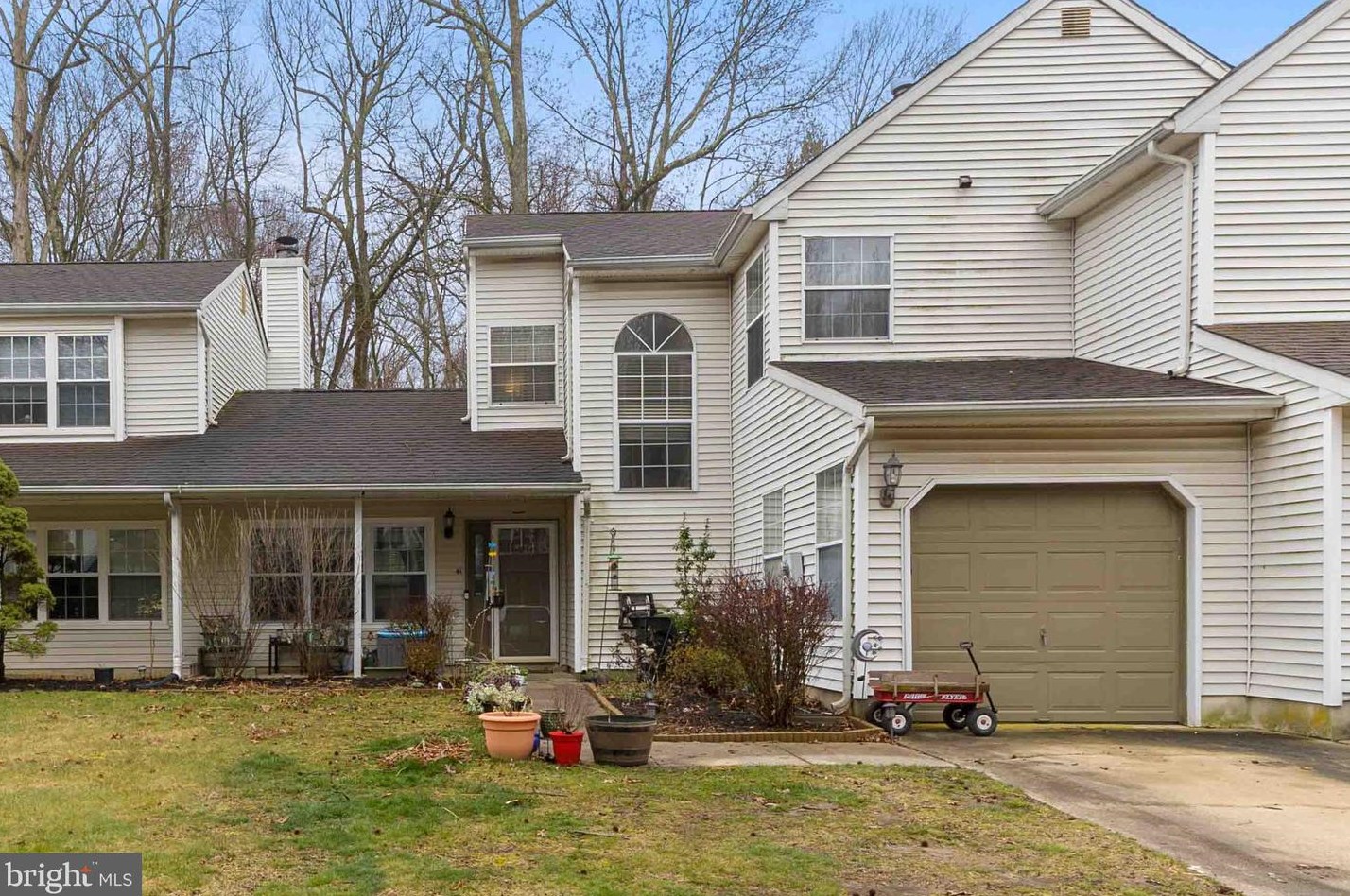 41 Spruce Rd, East Windsor, NJ 08520